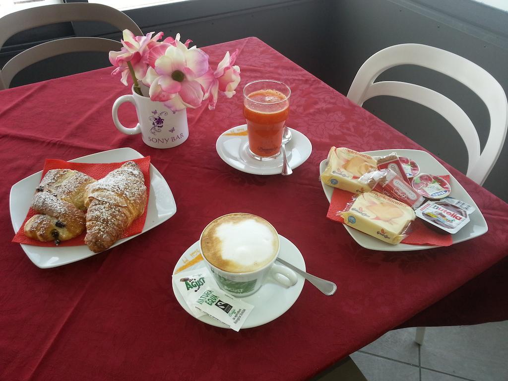 Sony Affittacamere Desenzano del Garda Extérieur photo