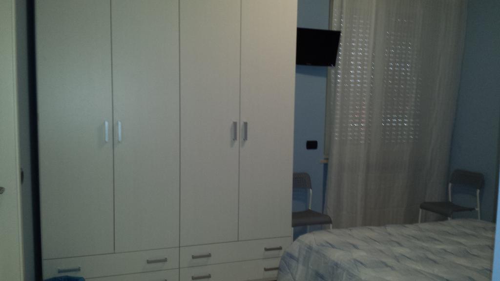 Sony Affittacamere Desenzano del Garda Chambre photo